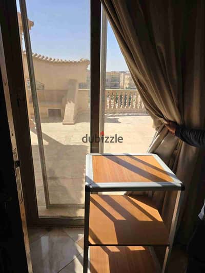 استوديو للايجار في التجمع الخامس الحي الاول قريبا من مدرسه الشويفات واخناتون وشارع التسعين والمحكمه وسفن ستار