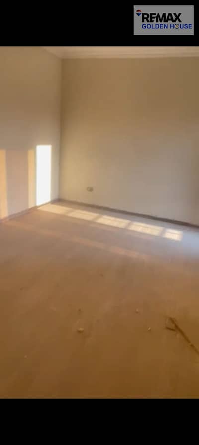 Penthouse with garden view, 230 meters, 3 rooms and 2 bathrooms for sale in Wasal Views Compound, in front of Madinaty, next to Shorouk City and the B