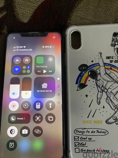 ايفون xsmax خطين 64 جيجا ضهر مشروخ فاصل فيس ايدي
