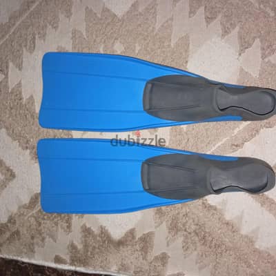 زعانف سباحه وغوص cressi clio اصليه made italy مستعمل