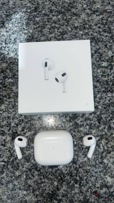 AirPods 3 (الجيل الثالث)