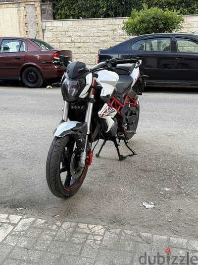 Benelli tnt 150
