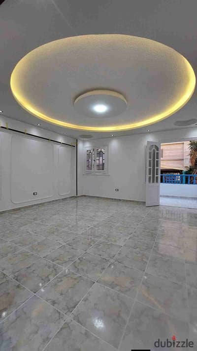 شقة للبيع فى الاسكندرية  شاطئ النخيل قريبة للبحر بجوار شارع بوابه رقم 2 للنخيل موقع سكنى ومصيفى متميز