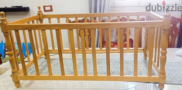 سرير اطفال رضع