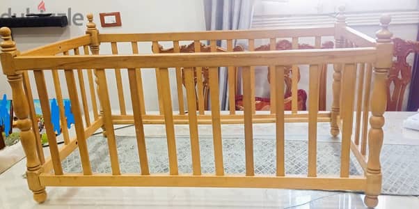 سرير اطفال رضع