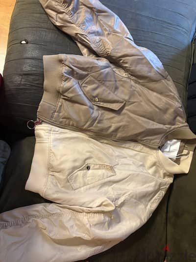 جاكت وتربروف Bershka مقاس L