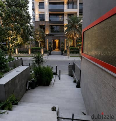 Office for rent 260m ground floor with private entrance in Mohandessin