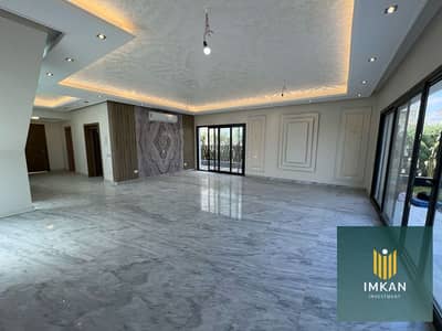 For sale in 90 Avenue Compound, a finished apartment with air conditioning, in a prime residential location in Fifth Settlement, Cairo, with a special