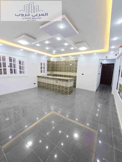 شقه في اسكندرية شاطئ النخيل بجوار شارع الرئيسي موقع سكني ممتاز شامل الخدمات