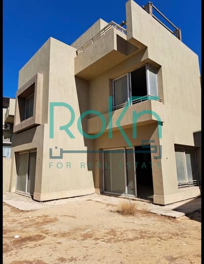 فيلا مستقله للبيع برايم لوكايشن   في  palm hills golf extension