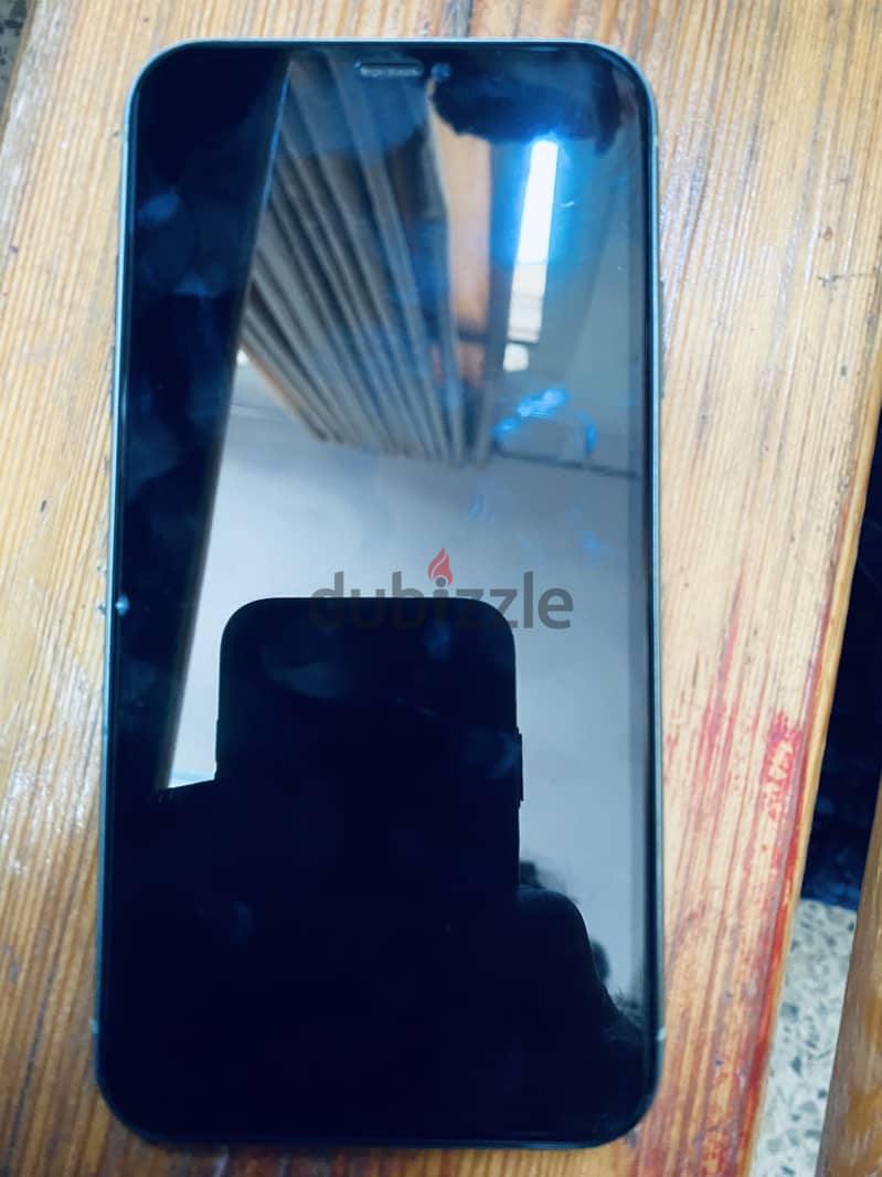 iPhone 11 4