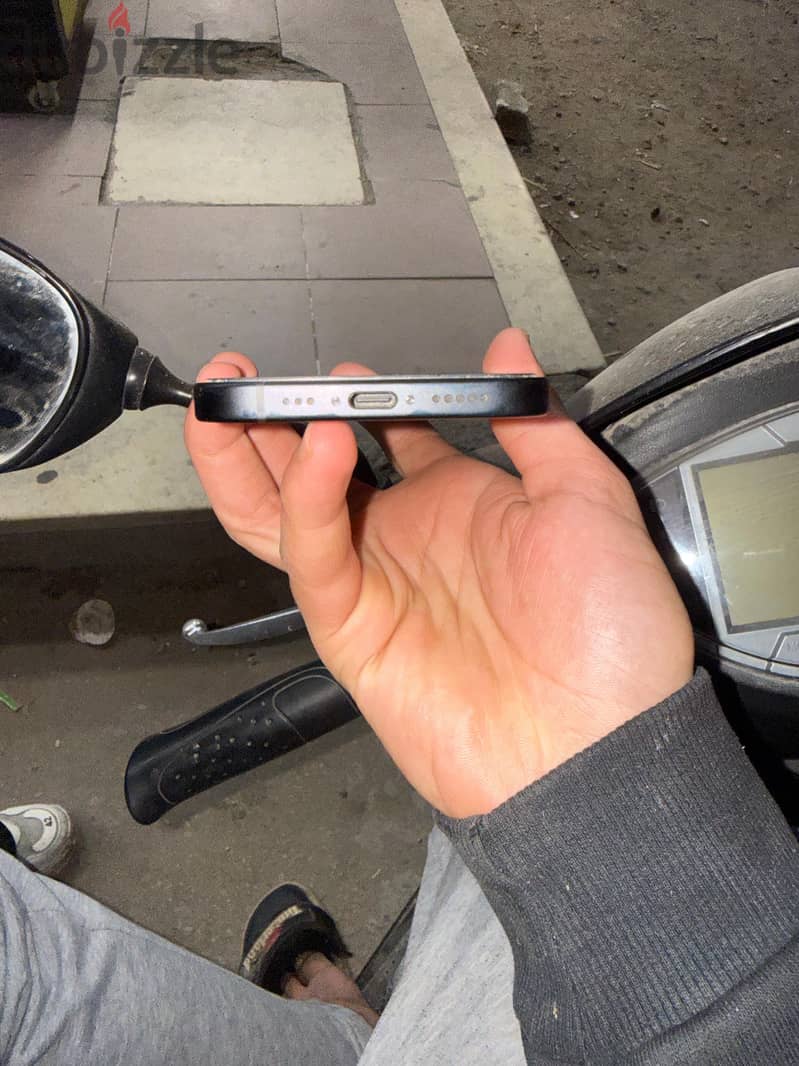 iPhone 15 2