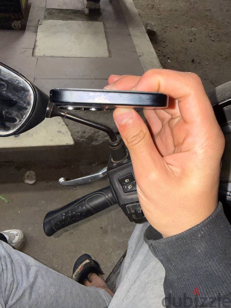 iPhone 15 3