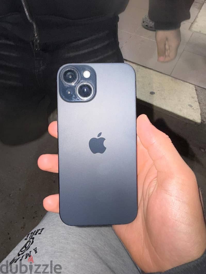 iPhone 15 4