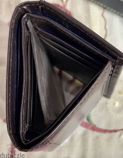 محفظة جلدية Tommy Hilfiger اصلية (صناعة هندى) بنى ثلاثية الطي للرجال