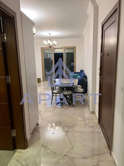 شقه ارضي بجاردن ريسيل  متشطبه و مفروشه باكامل موقع مميز جدا بأقل سعر في الماركت