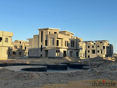توين هاوس 5 غرف للبيع استلام 9/2026 بمقدم 1,210,500 وأقساط علي 9 سنوات الشيخ زايد