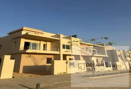 Ready To Move Corner Townhouse By Installment Lagoon View For Sale In Hyde Park Garden Lakes Tawny 6th of October City Giza