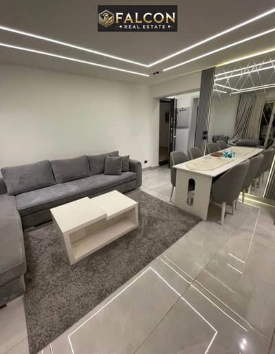 شقه فاخره بتشطيب vip +(خصم 40%) و بفيو على ال land scape للبيع فى كمبوند تلال ايست telal east التجمع الخامس دقائق لمطار القاهره والجامعه الامريكيه