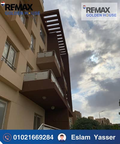 For those interested in investing, a complete residential building is for sale in Wesal Views, opposite Madinaty and next to Shorouk City, in a strate
