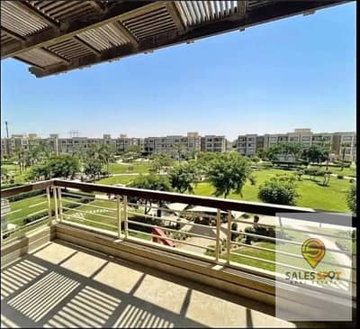 بدون مقدم شقة + رووف للبيع Penthouse في كمبوند تاج سيتي Taj City بسعر لقطه امام مطار القاهرة