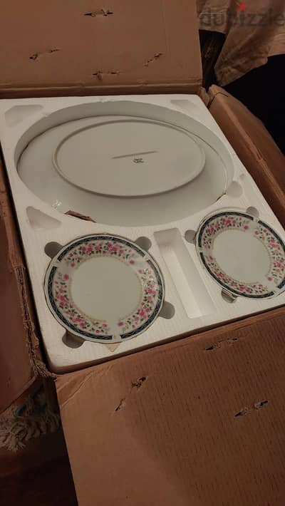 Sayoco china set - 96 pieces