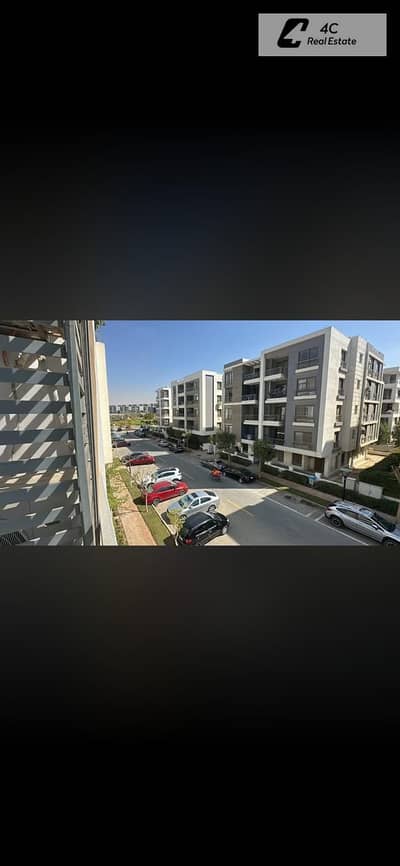 بأقل من سعر السوق شقة متشطبة بالكامل بالتكيفات  بمساحة ٢١٠ متر مربع للبيع في موقع متميز في تاج سلطان