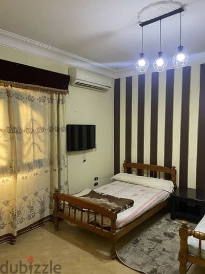 شقة مفروشة بالتكييفات والاجهزة -سعر مميز