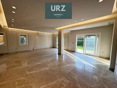 للبيع بسعر لقطه على السويس مباشرة فيلا تاون هاوس مع Private Pool فيو امامى على مساحات خضراء امام ذا سباين مدينتى زيد ايست و لافيستا بالقرب من مفيدا