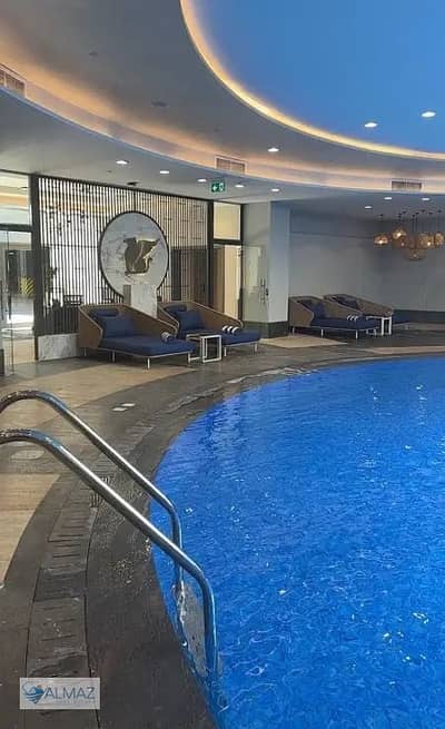 شقه فاضيه بجاردن للايجار بالمطبخ والتكييفات في كمبوند jw Marriott Residence في التجمع الخامس
