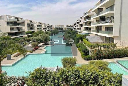 شقة ريسيل ارضي بجاردن استلام فوري فيو مفتوح تشطيب الترا سوبر لوكس بالفرش و مطبخ والاجهزة الكهربائية والتكيفات في كمبوند ليك فيو ريزيدنس