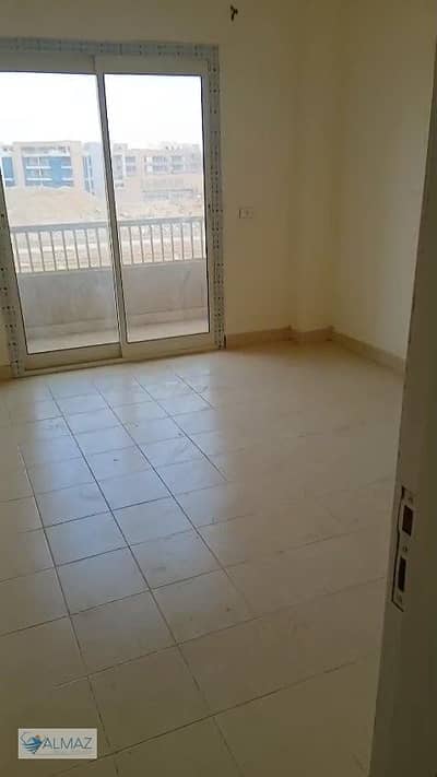 Unfurnished 120 sqm apartment for rent in Katameya Gardens Compound, Fifth Settlement, near main roads.