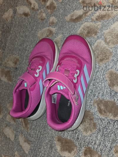 كوتشي أطفال أصلي مستعمل adidas reebook