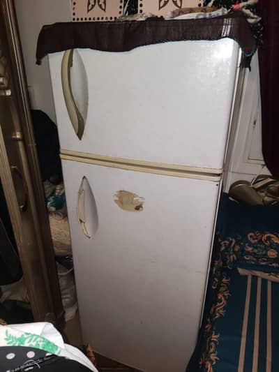 تلاجة كريازي ١٤ قدم محتاجة ماتور فقط