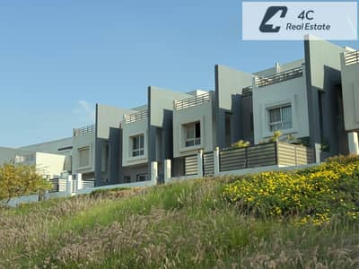 Resale townhouse with  landscape view for sale in Hyde Park Fifth Settlement New Cairo 215 m 3 bedrooms with down payment and installment plan