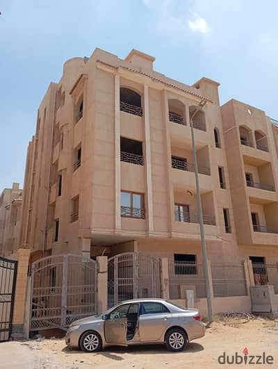 عمارة للبيع الاندلس عائلى مساحه الارض 300متر مبنى كامل بدروم وارضى واول وتانى وثالث