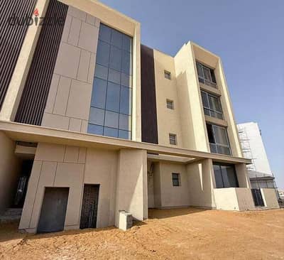 شقة متشطبة بفيو كامل على لاند سكيب فى بى اكس بجانب ذا كراون وسوان ليك PX Palm Hills