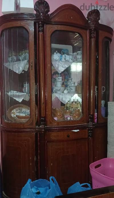 نيش خشب زان احمر بحالة ممتازة