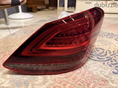فانوس مرسيدس C180 W205 2021 خلفي يمين ليد وسخنات