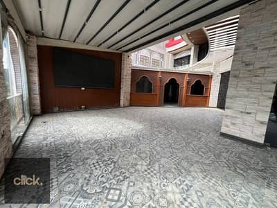 معرض اثاث للايجار - 700م - ارضي واجهه - لوكيشن مميز - التسعين الجنوبي - التجمع الخامس