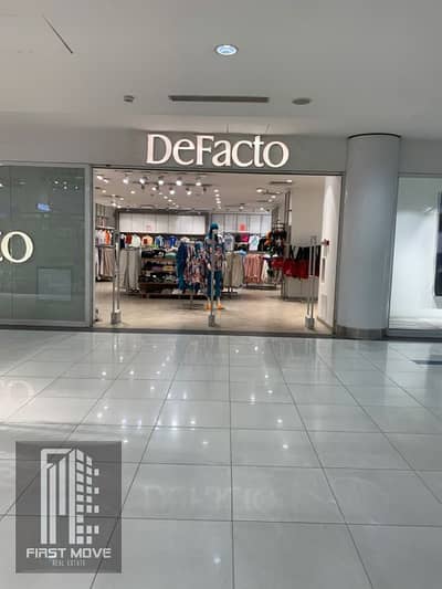 Sign up with just 5% and own a 52m² shop in a prime location directly on 90th Street in the heart of New Cairo