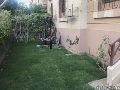 من المالك استديو فى الرحاب ١ بحديقة كبيرة موقع متميز ( لا للوسطاء )