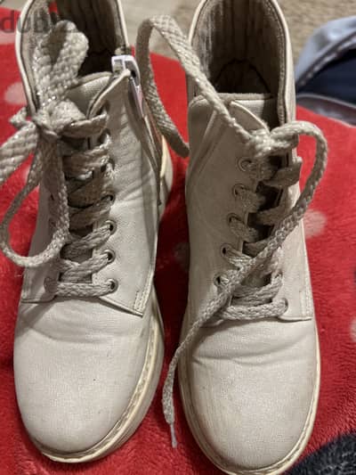 Kids boots