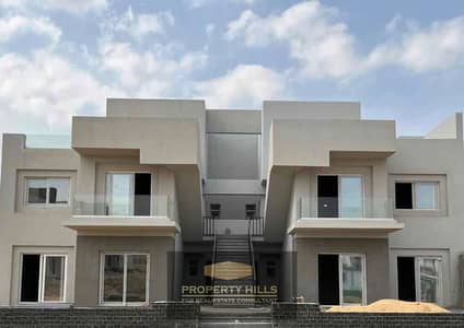 Villa at a bargain price in Sheikh Zayed, near the Dahshour link, next to La Vista, the Patio, the Karma, Beverly Hills, and Sodic West