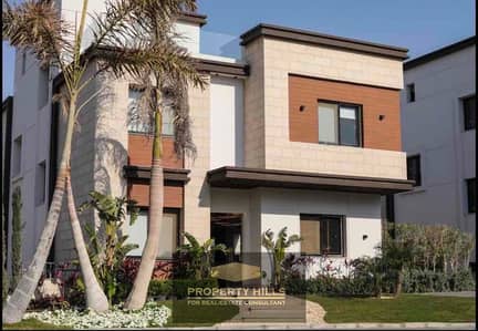 فيلا توين للبيع في Azzar Villas التجمع الخامس بانوراما برايم لوكشن في الكمبوند و كمان قريبين من  و بالم هيلز نيو كايرو و The Address و East town  و ماونتن فيو 2