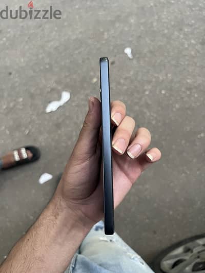 oppo Reno 13f 4g 256  8 ram معاه الكرتونه والشاحن متفتحش