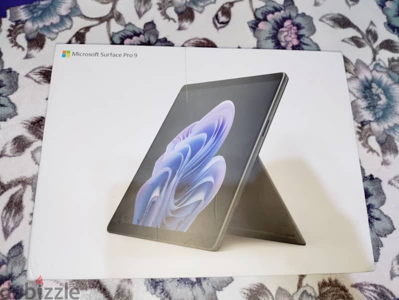 Microsoft Surface Pro 9 (2022),8GB RAM, 256GB 1