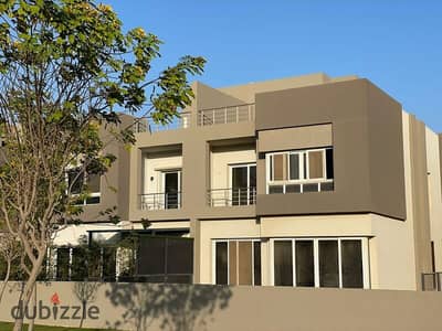 اخر تاون هاوس "Corner" جاهز للسكن في جولدن سكوير الشيخ زايد بجوار الربوة