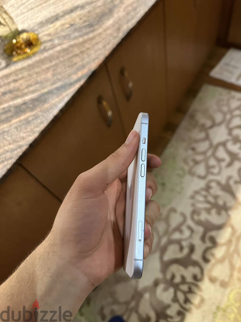 iPhone 15 3