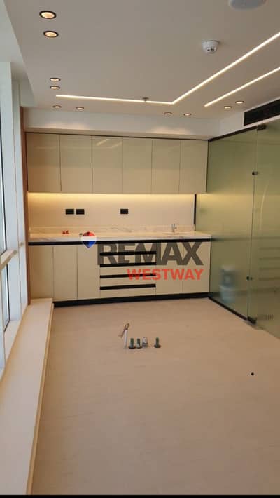 مكتب او عيادة للايجار في سنترادا بلازا علي المحور المركزي مباشرة office or clinic for rent in centrada plaza on 26th july directly